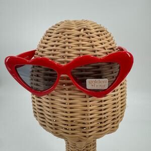 NWOT ShineBright cat 2 heart sunglasses